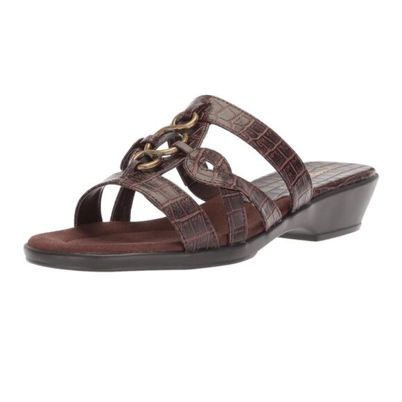 NIB Women's Easy Street Torrid Flat Open Toe Slip On Sandal Brown Size 5.5 M - Picture 1 of 9